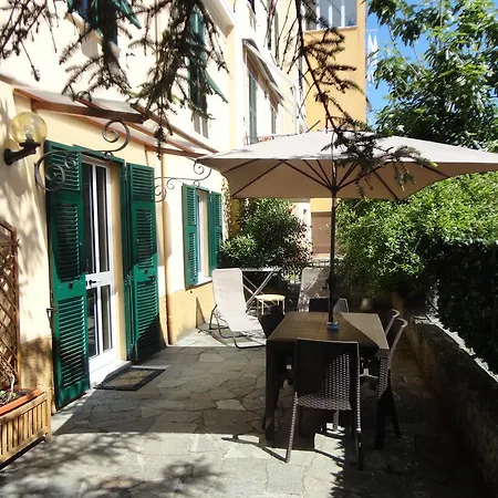 Varazze Apartment דירה *