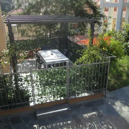 Varazze Apartment * ואראצה